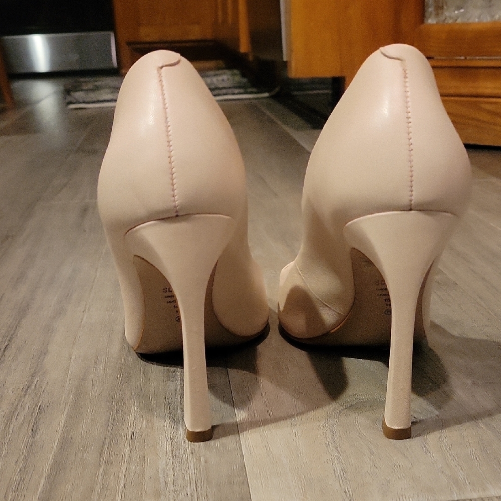 SCHUTZ Women's Elegant Cream Heels (Worn Once!) - Picture 3 of 5